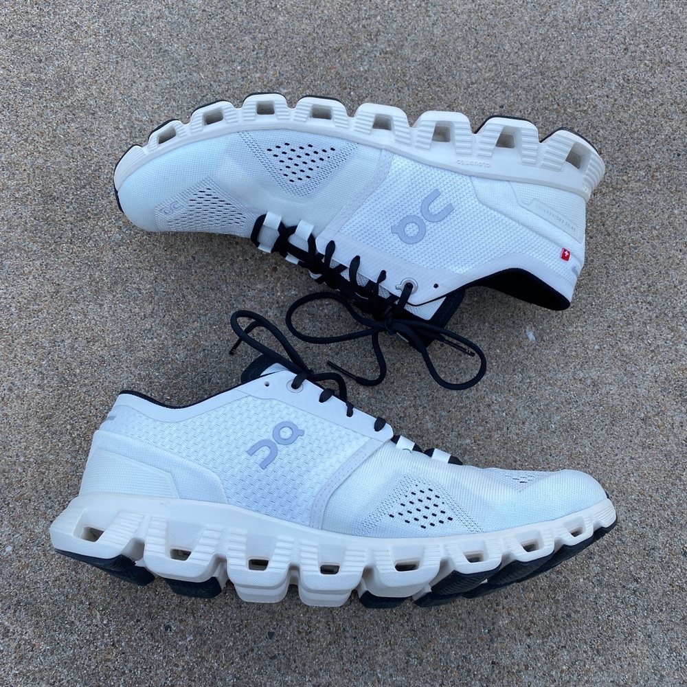 Women’s ON Cloud X Running Shoes Size 9.5